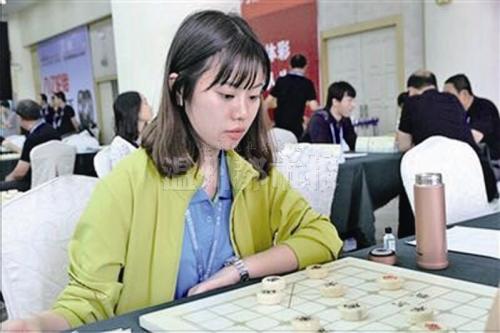 2008年全国象棋少年锦标赛在青岛举行,状态一般的梁妍婷只获得14岁