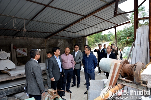 市领导赴大门督查“大拆大整”工作