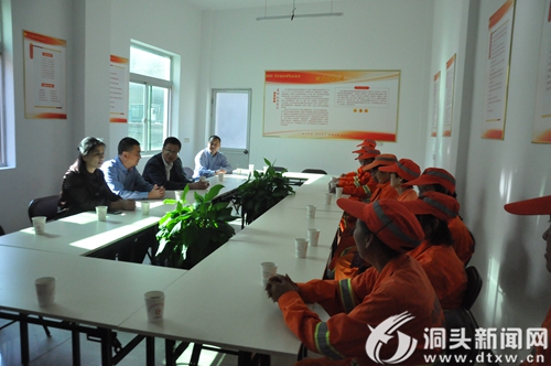 慰问环卫工人 感恩城市美容师