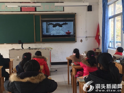 鹿西乡开展《护苗·网络安全课》进校园活动