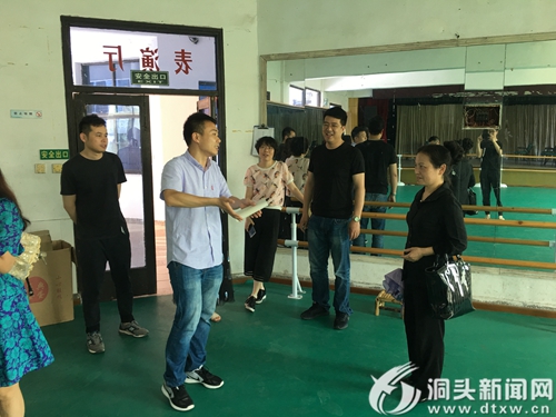 区人大调研我区文体工作
