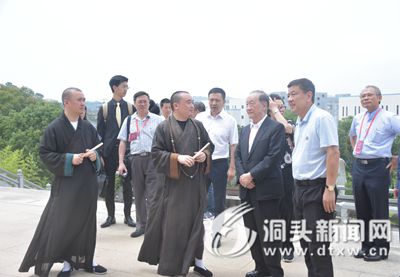 新党主席、新中华儿女学会荣誉理事长郁慕明来我区开展交流活动