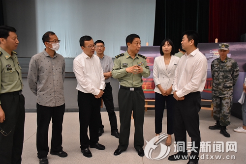 洞头网讯(记者 陈滨献 苏煜晗)5月12日上午,省军区副政委张晓林少将