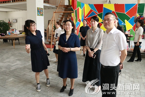 省妇联来我区调研巾帼精神文明建设情况