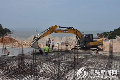 百名学子郑开小道轮滑“刷街”引争议 网友:建议妄想轮滑专用途地