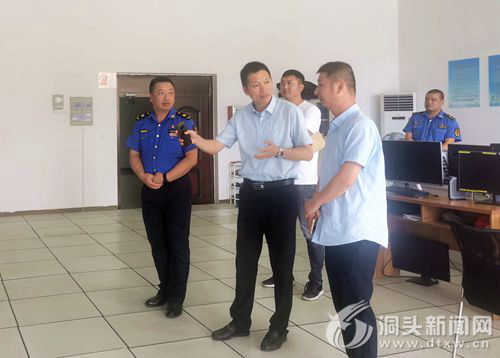 【关注台风“黑格比”】区领导督查指导城市环境和市政公用设施灾后恢复工作