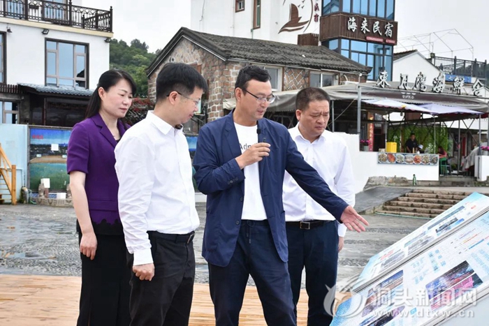  厦金大桥（厦门段）首个预制墩盖梁实现吊装